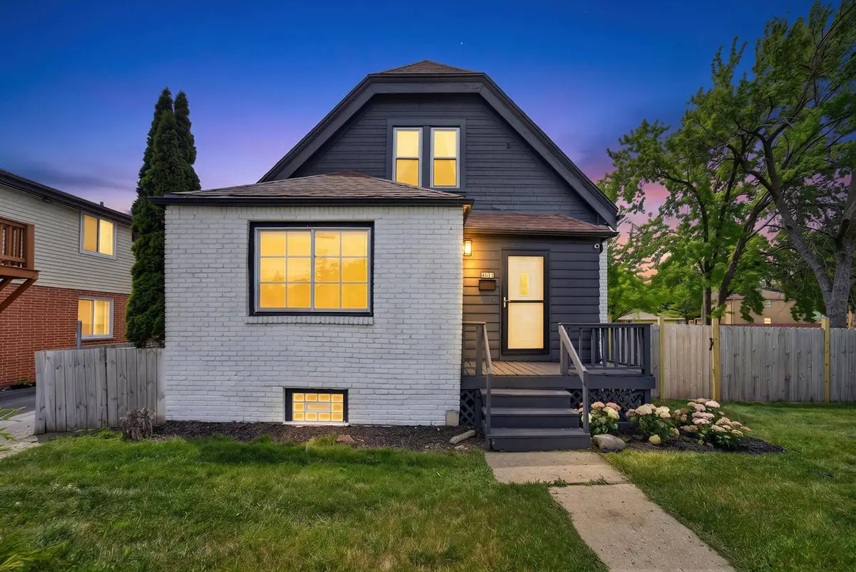 4821 W Hampton AVENUE, Milwaukee, WI 53218 - #1