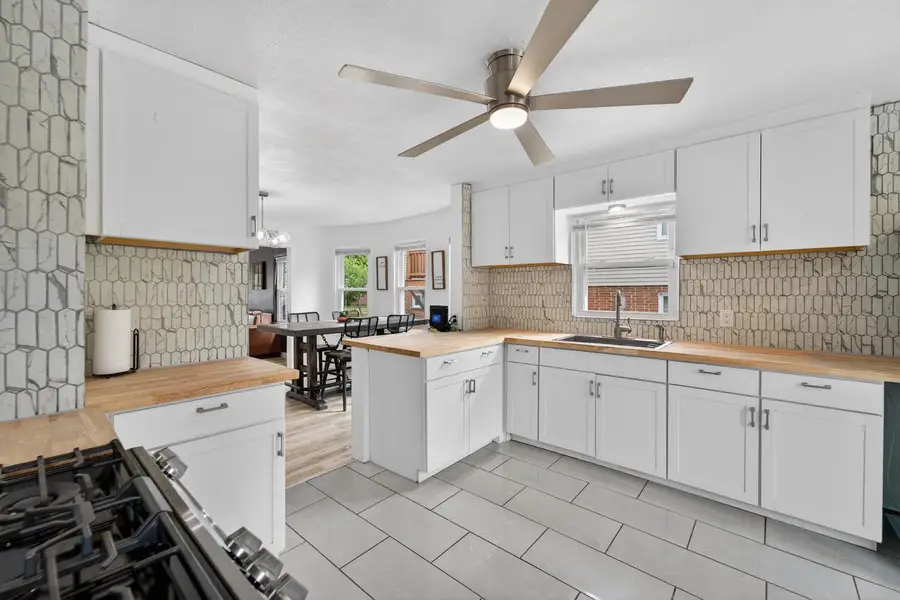 4821 W Hampton AVENUE, Milwaukee, WI 53218 - #2