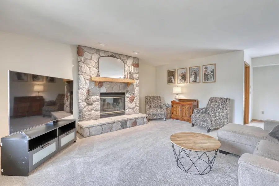 800 Schloemer DRIVE, West Bend, WI 53095 - #3
