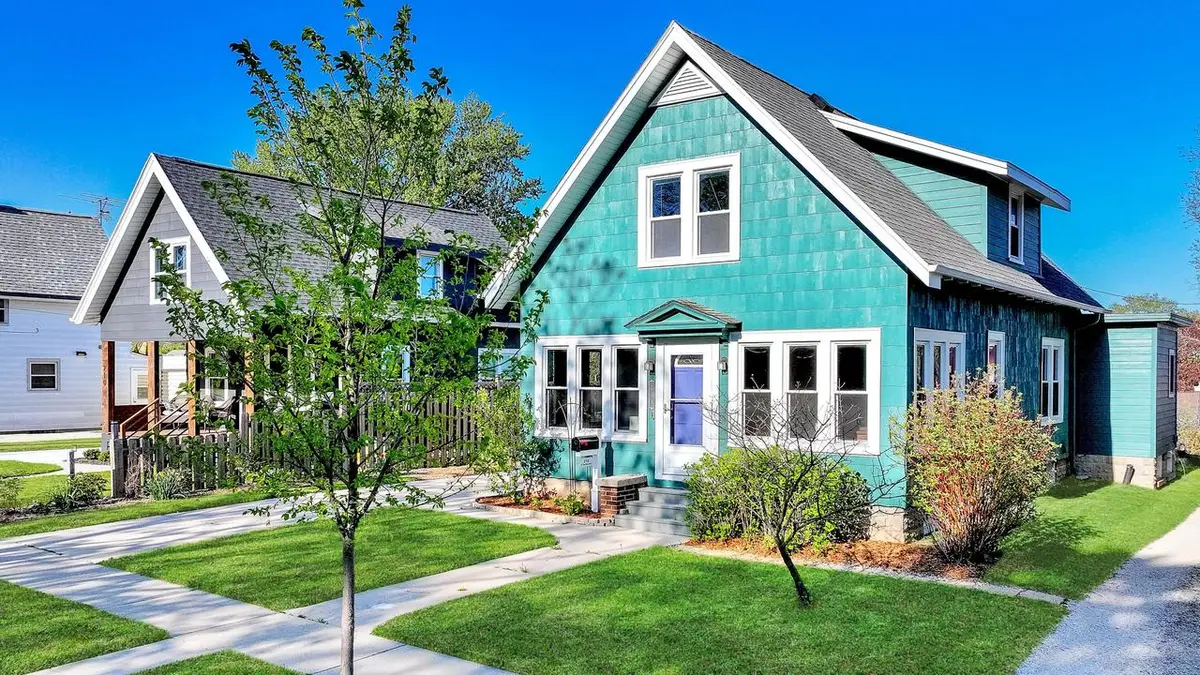 214 S Garfield AVENUE, Port Washington, WI 53074 - #1