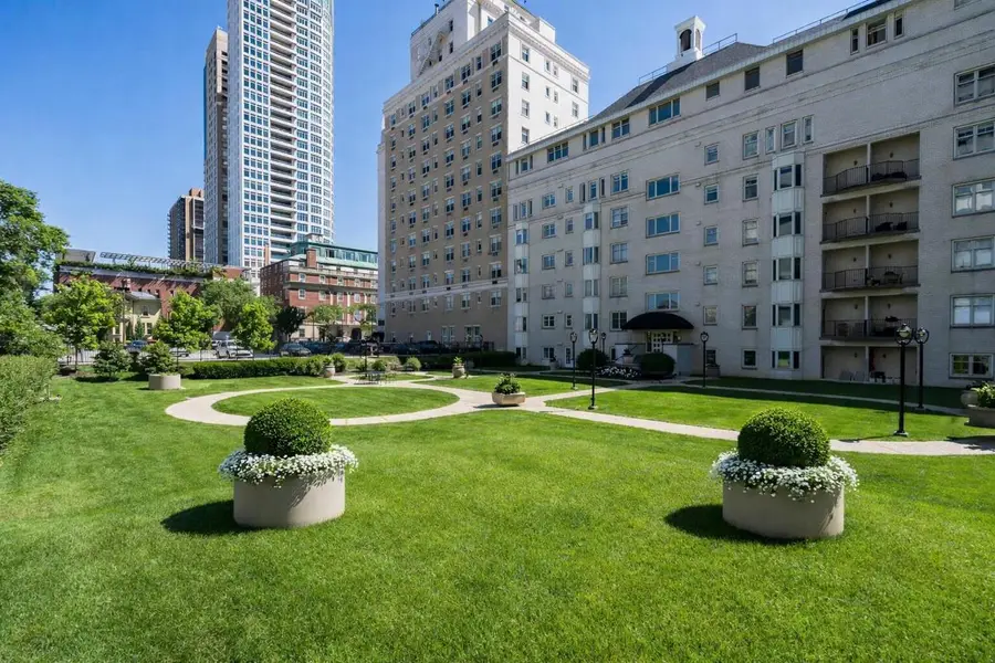 777 N Prospect AVENUE #NP3/307, Milwaukee, WI 53202 - #2