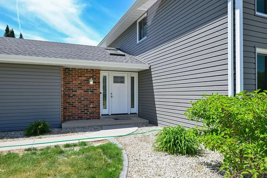 W299N5471 Arrow COURT, Hartland, WI 53029 - #2