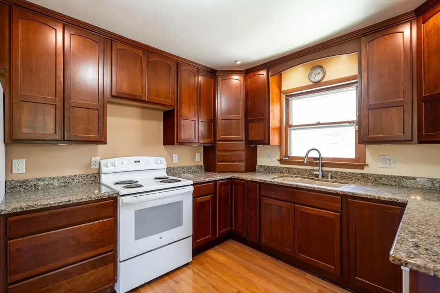 521 N 105th STREET, Wauwatosa, WI 53226 - #3