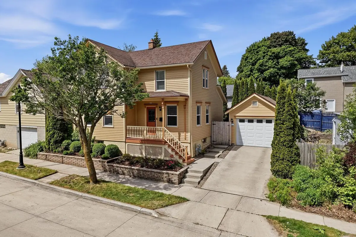 822 N 4th STREET, Sheboygan, WI 53081 - #1