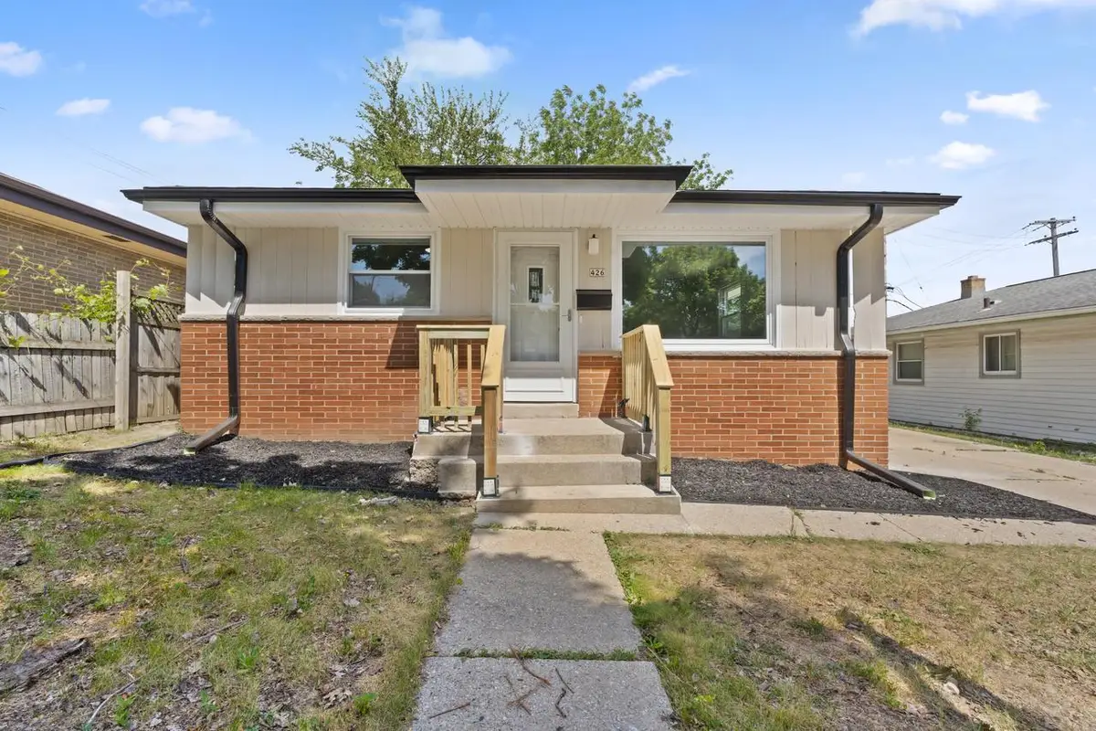 426 S 92nd STREET, Milwaukee, WI 53214 - #1