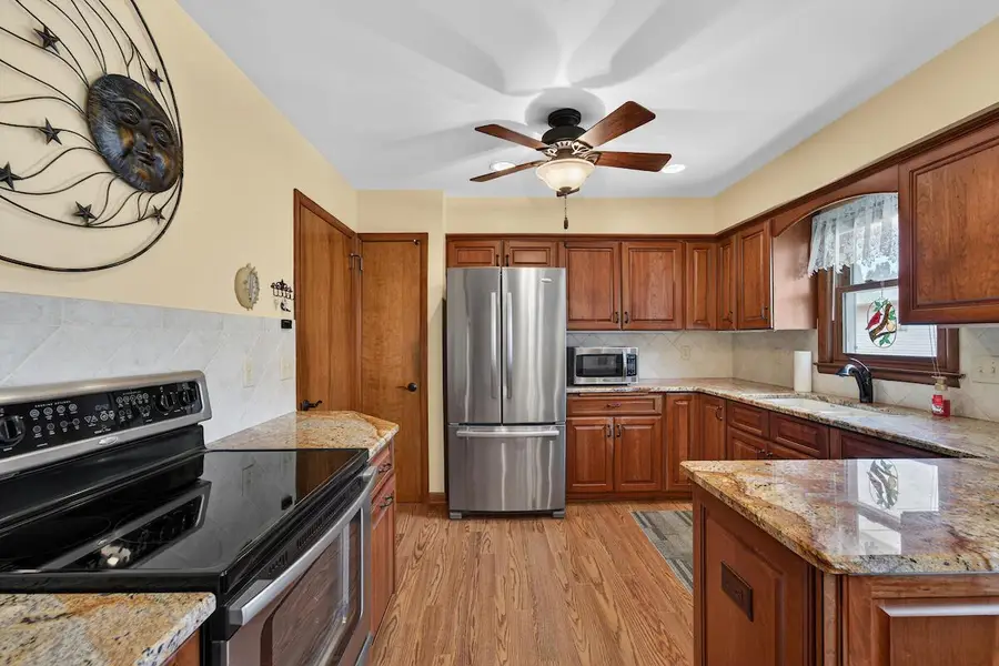 1505 Mackinac AVENUE, South Milwaukee, WI 53172 - #3