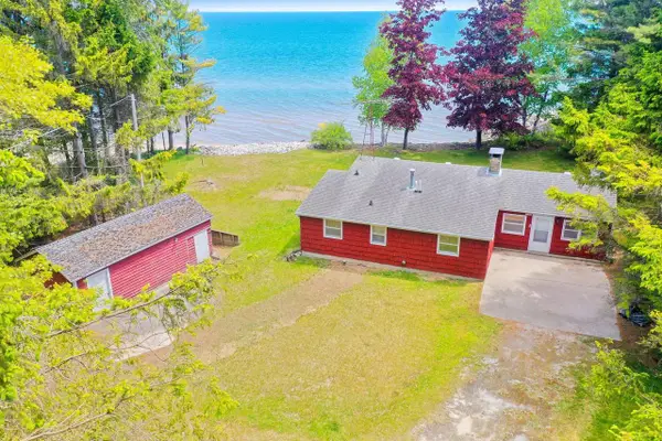 11009 Lake DRIVE, Two Rivers, WI 54241