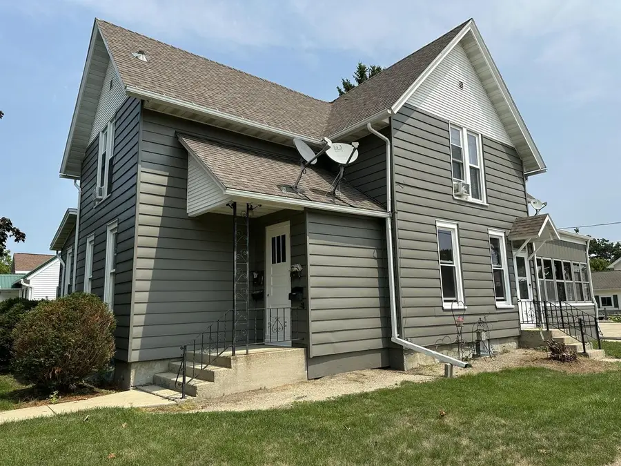 204 Park AVENUE, Waupun, WI 53963 - #2