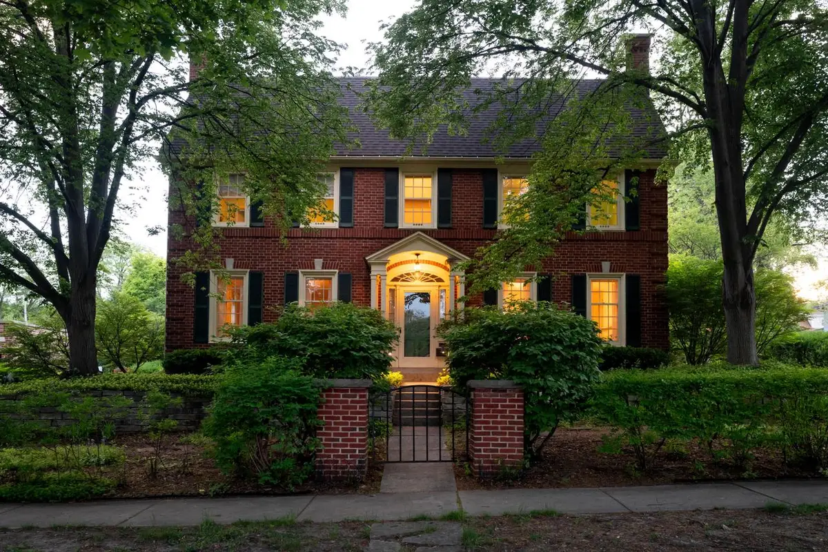 1547 Upper PARKWAY S, Wauwatosa, WI 53213 - #1