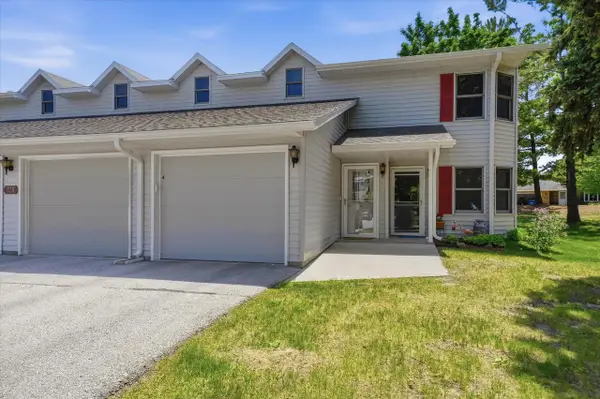 728 Woodview AVENUE #4, Sheboygan Falls, WI 53085