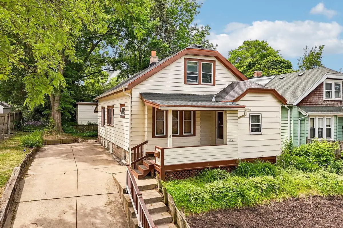 3837 W Mt Vernon AVENUE, Milwaukee, WI 53208 - #1