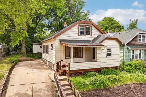 3837 W Mt Vernon AVENUE, Milwaukee, WI 53208