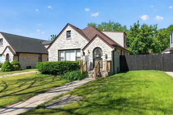 3861 N Sherman BOULEVARD, Milwaukee, WI 53216