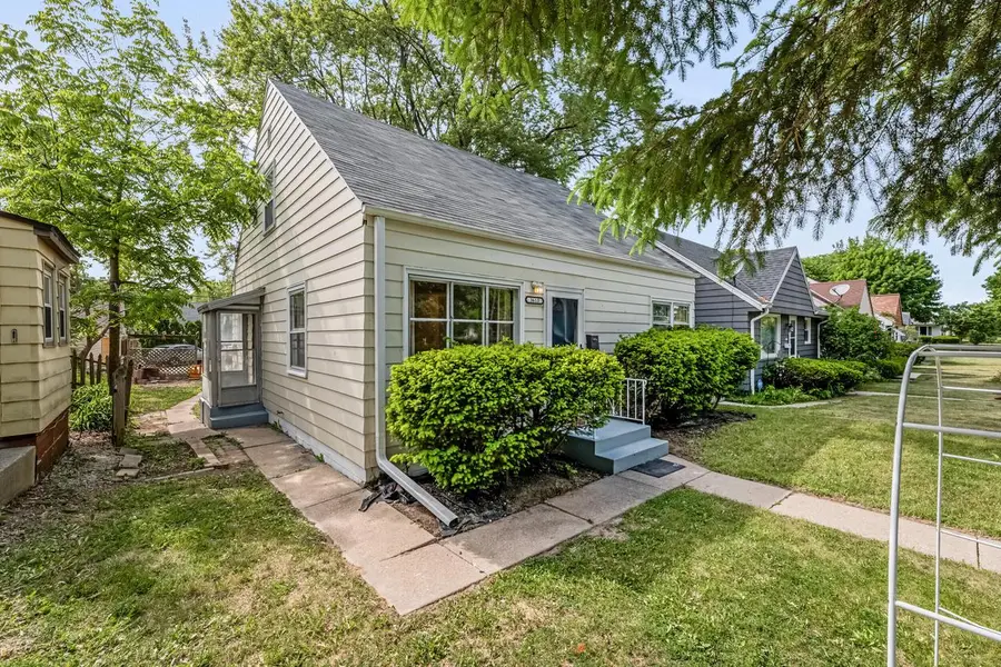 3613 N 77th STREET, Milwaukee, WI 53222 - #2