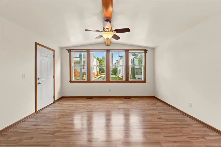 928 E Land PLACE #A, Milwaukee, WI 53202 - #3