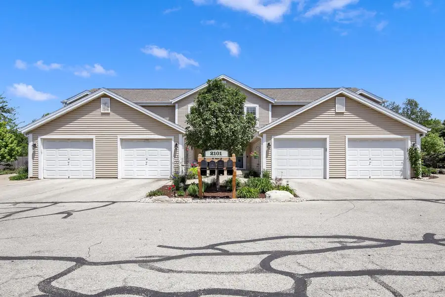2101 E Broadway #D, Waukesha, WI 53186 - #2