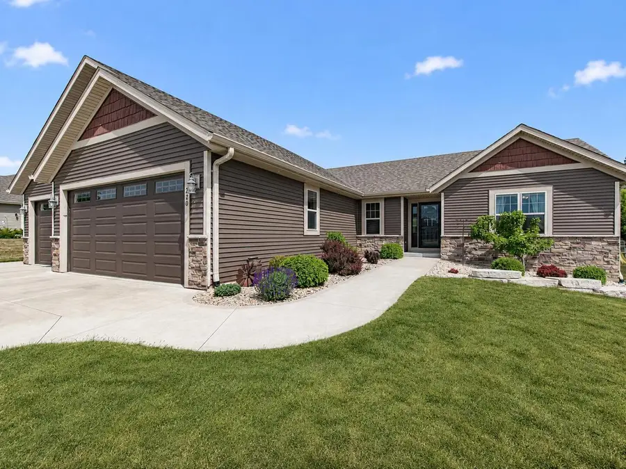 220 Silver Fox DRIVE N, Kewaskum, WI 53040 - #2