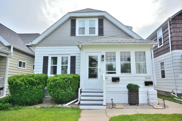 3662 S Ahmedi AVENUE, Saint Francis, WI 53235