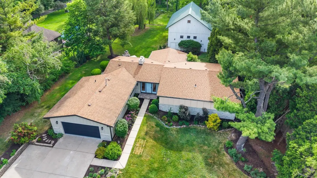 986 Indian Hills ROAD, Fontana, WI 53125 - #1