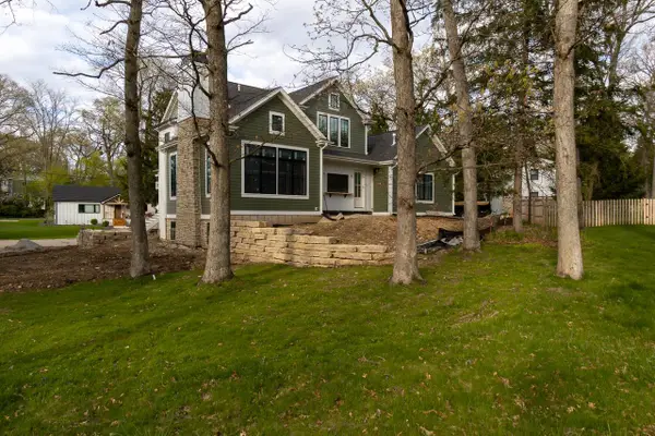 327 Church DRIVE, Fontana, WI 53125