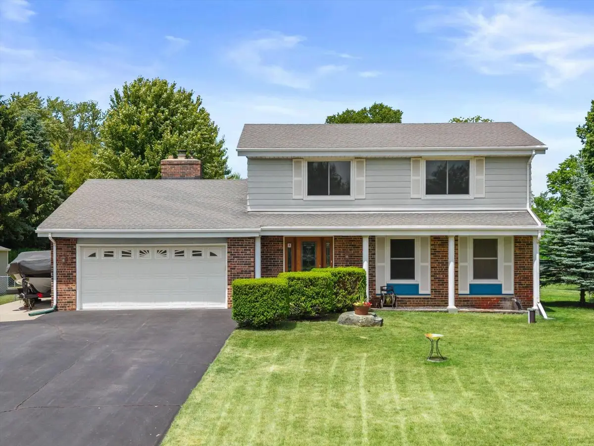 S70W22020 Alameda DRIVE, Big Bend, WI 53103 - #1