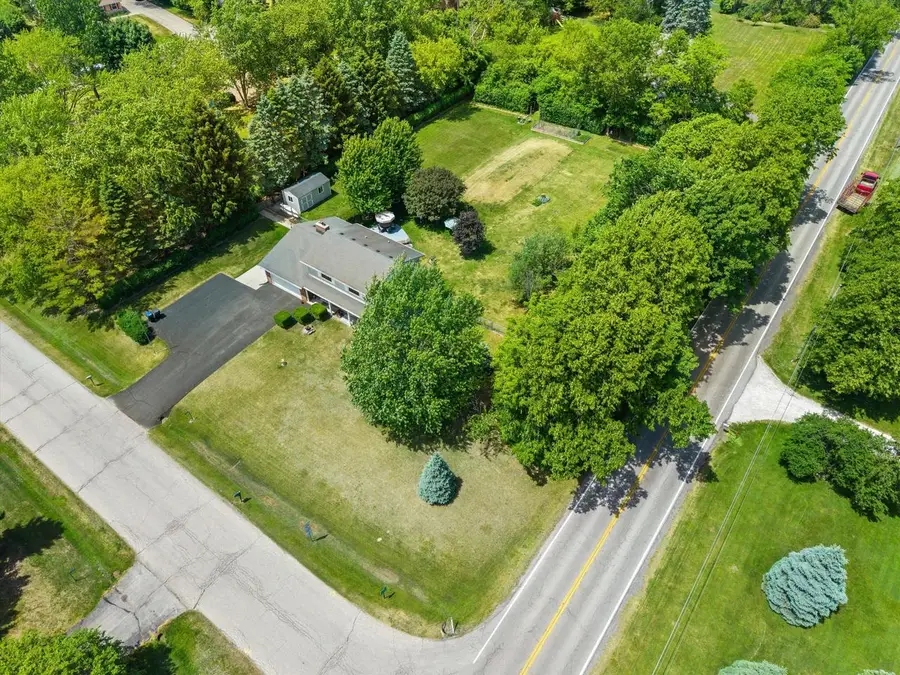 S70W22020 Alameda DRIVE, Big Bend, WI 53103 - #2