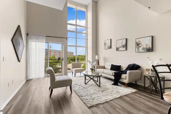 2121 S Kinnickinnic AVENUE #110, Milwaukee, WI 53207