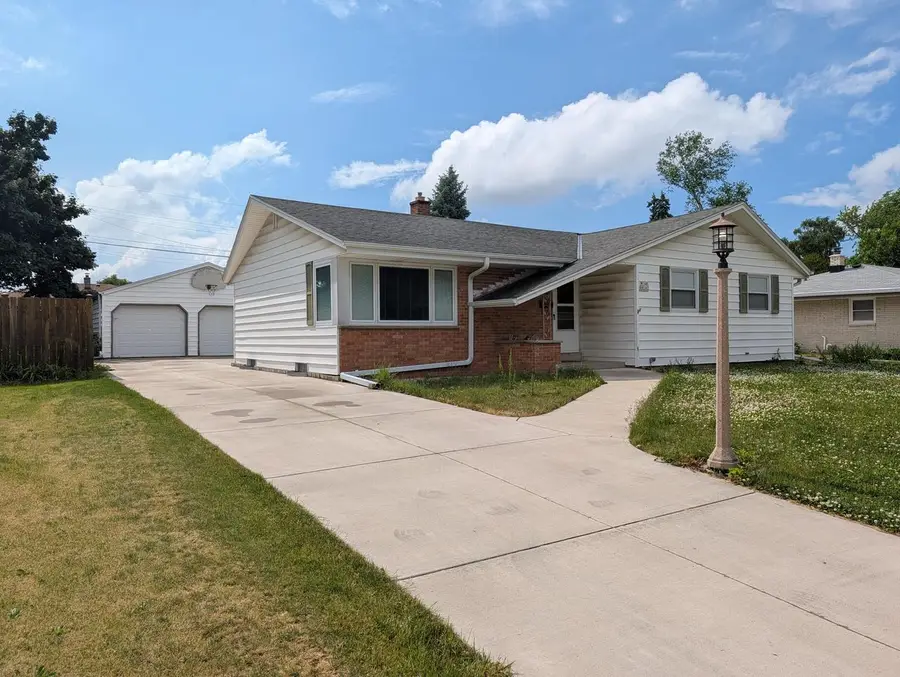 W148N8147 University DRIVE, Menomonee Falls, WI 53051 - #2