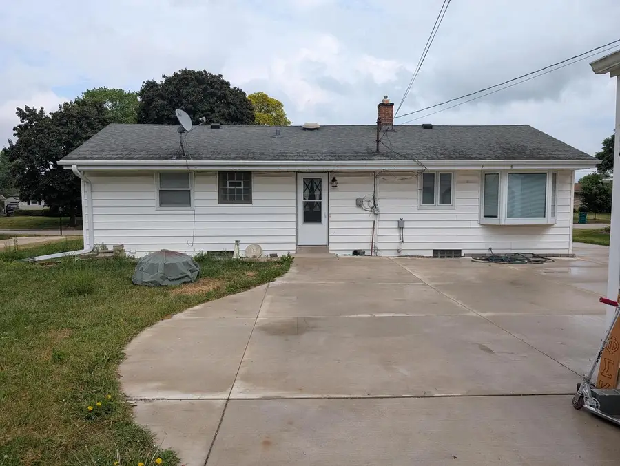 W148N8147 University DRIVE, Menomonee Falls, WI 53051 - #3