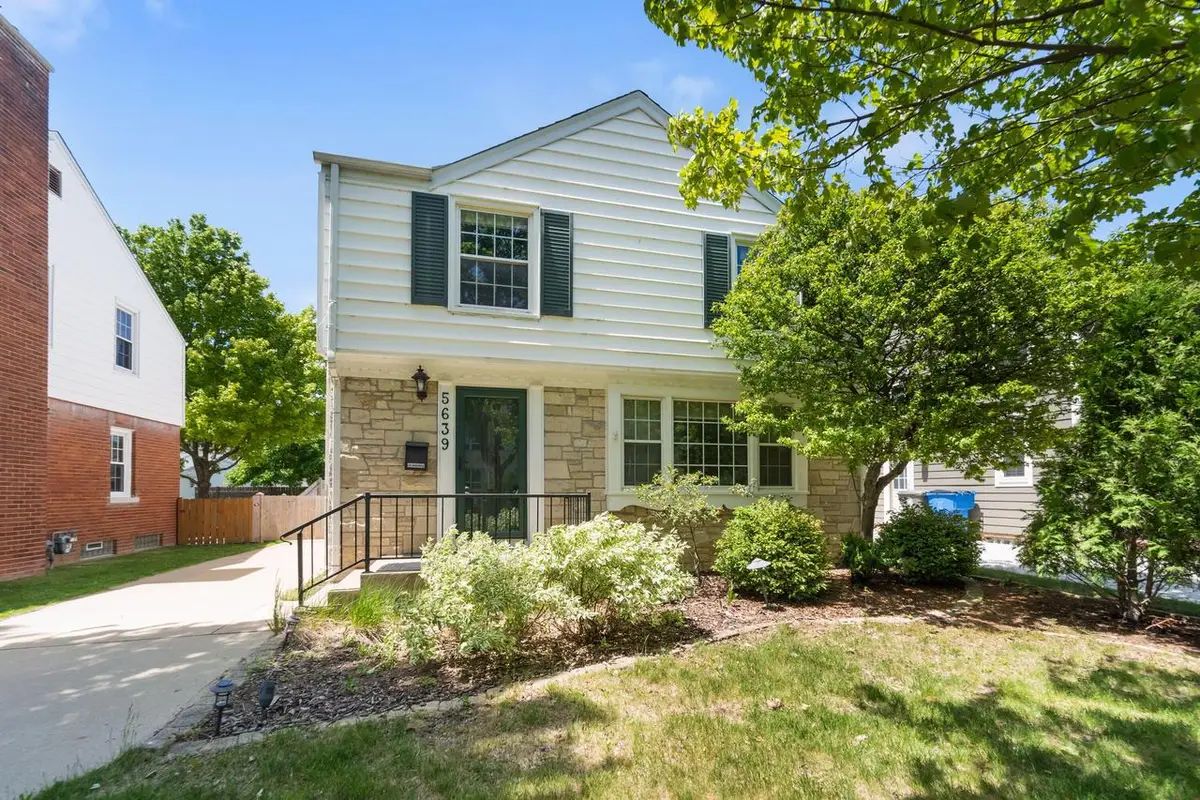 5639 N Bay Ridge AVENUE, Whitefish Bay, WI 53217 - #1