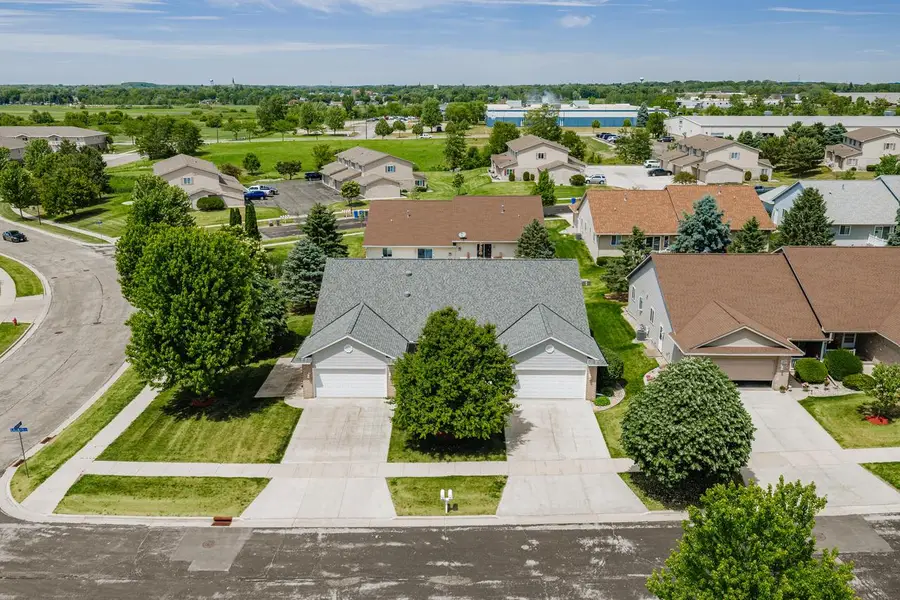 331 Lauren LANE, Watertown, WI 53094 - #2