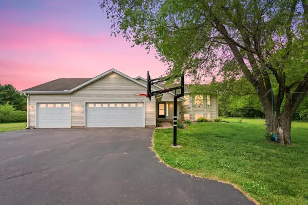 S6090 Deer Park PLACE, Eau Claire, WI 54701