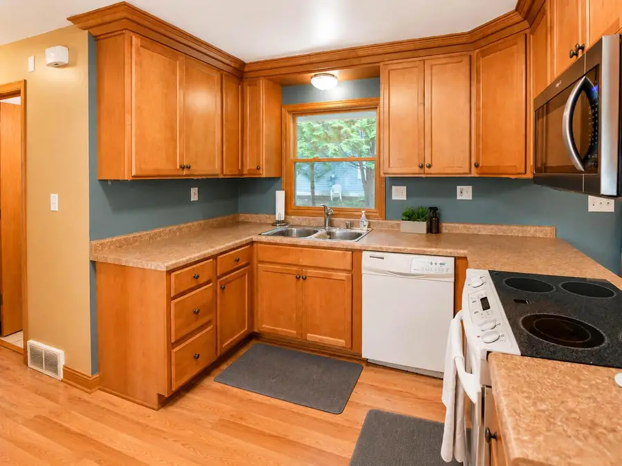 N84W18027 Menomonee AVENUE, Menomonee Falls, WI 53051 - #2