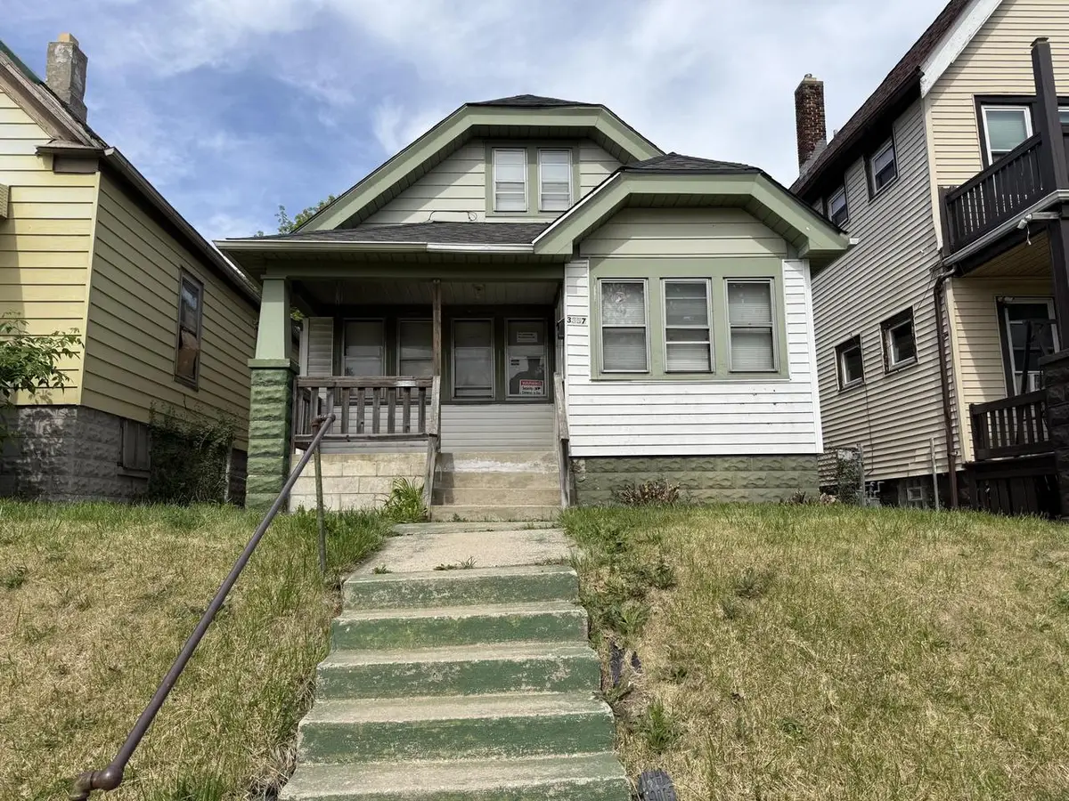 3357 N 20th STREET, Milwaukee, WI 53206 - #1