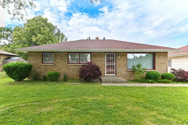 3220 W Howard AVENUE, Greenfield, WI 53221