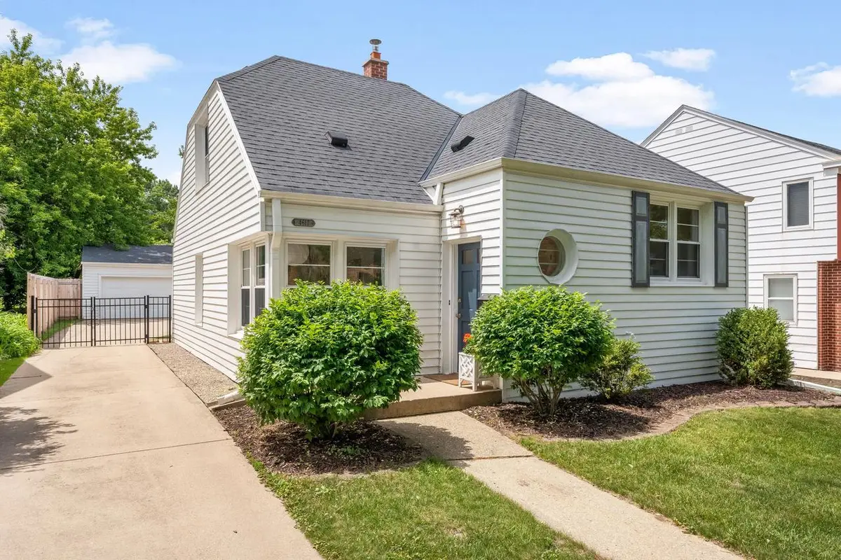 4617 N Sheffield AVENUE, Whitefish Bay, WI 53211 - #1