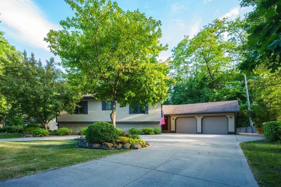 1081 N Eastwood DRIVE, Silver Lake, WI 53170 - #3