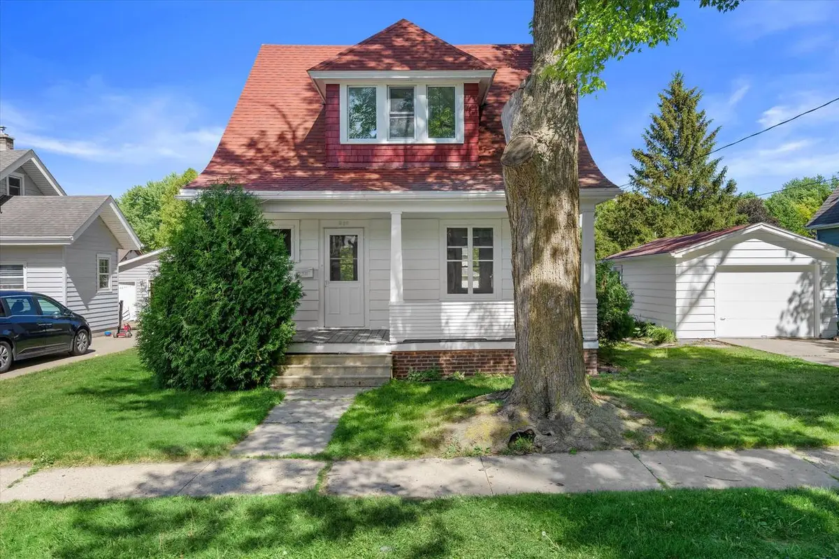250 N Henninger STREET, Mayville, WI 53050 - #1