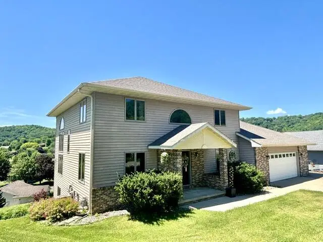 203 Eagle Bluff ROAD, La Crescent, MN 55947 - #1