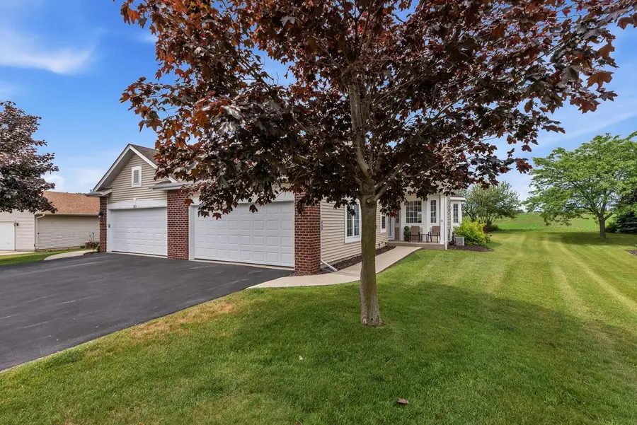 1063 Niagara LANE, Port Washington, WI 53074 - #2