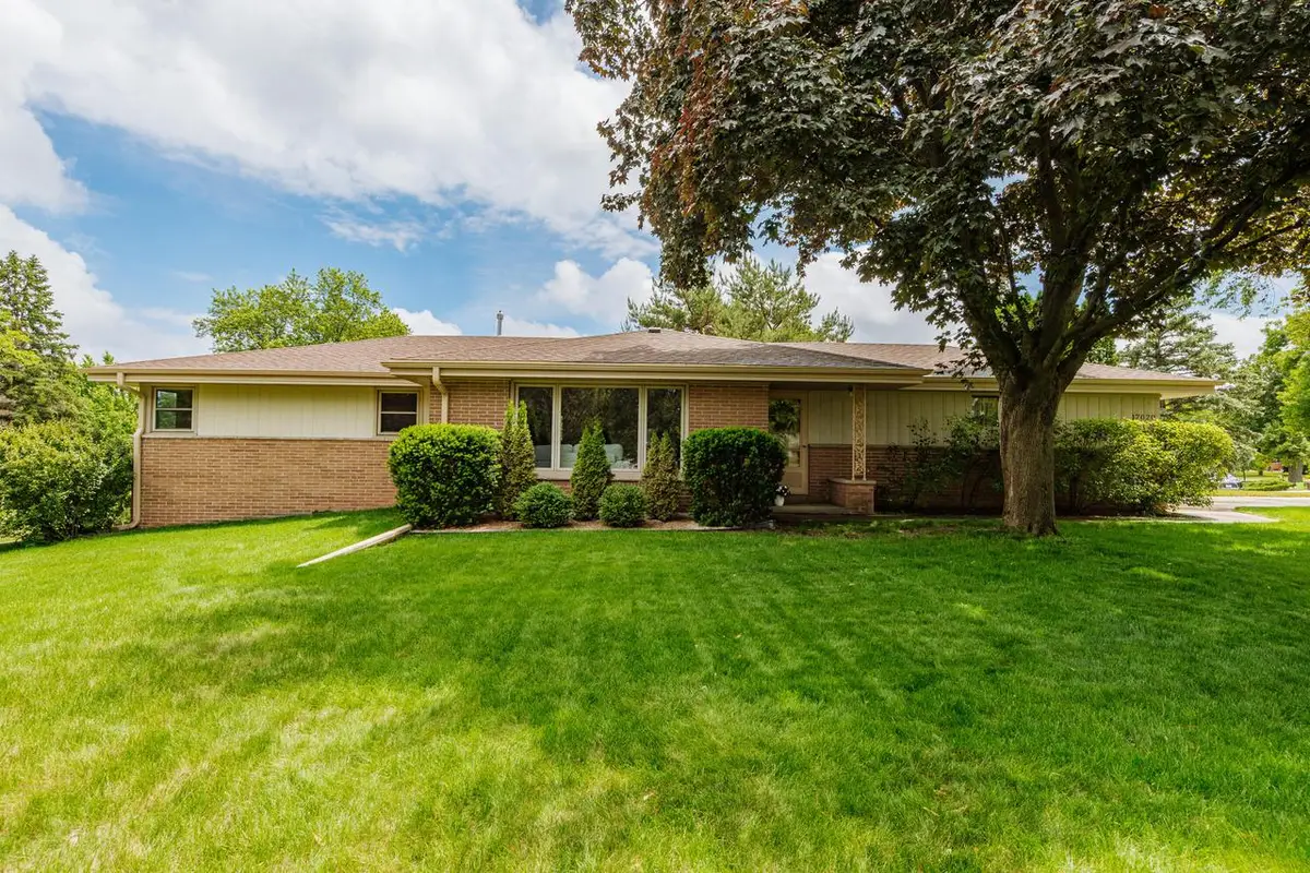 17020 Grant COURT, Brookfield, WI 53005 - #1