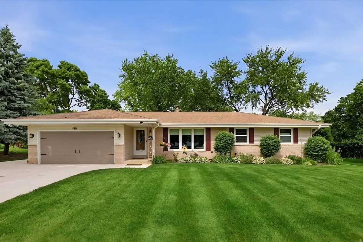 870 Dona Vista DRIVE, Waukesha, WI 53186 - #1