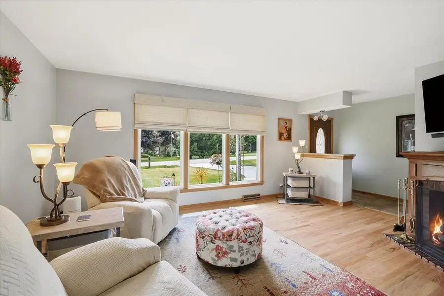870 Dona Vista DRIVE, Waukesha, WI 53186 - #2