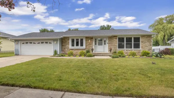 908 Meadow LANE, Fond Du Lac, WI 54935
