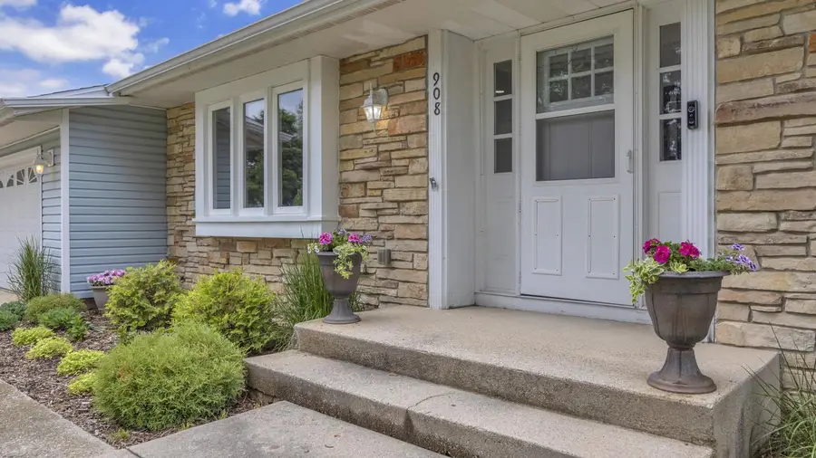 908 MEADOW LANE, Fond Du Lac, WI 54935 - #2