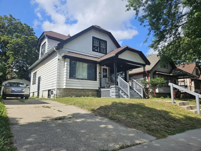4143 N 10TH STREET, Milwaukee, WI 53209 - #1