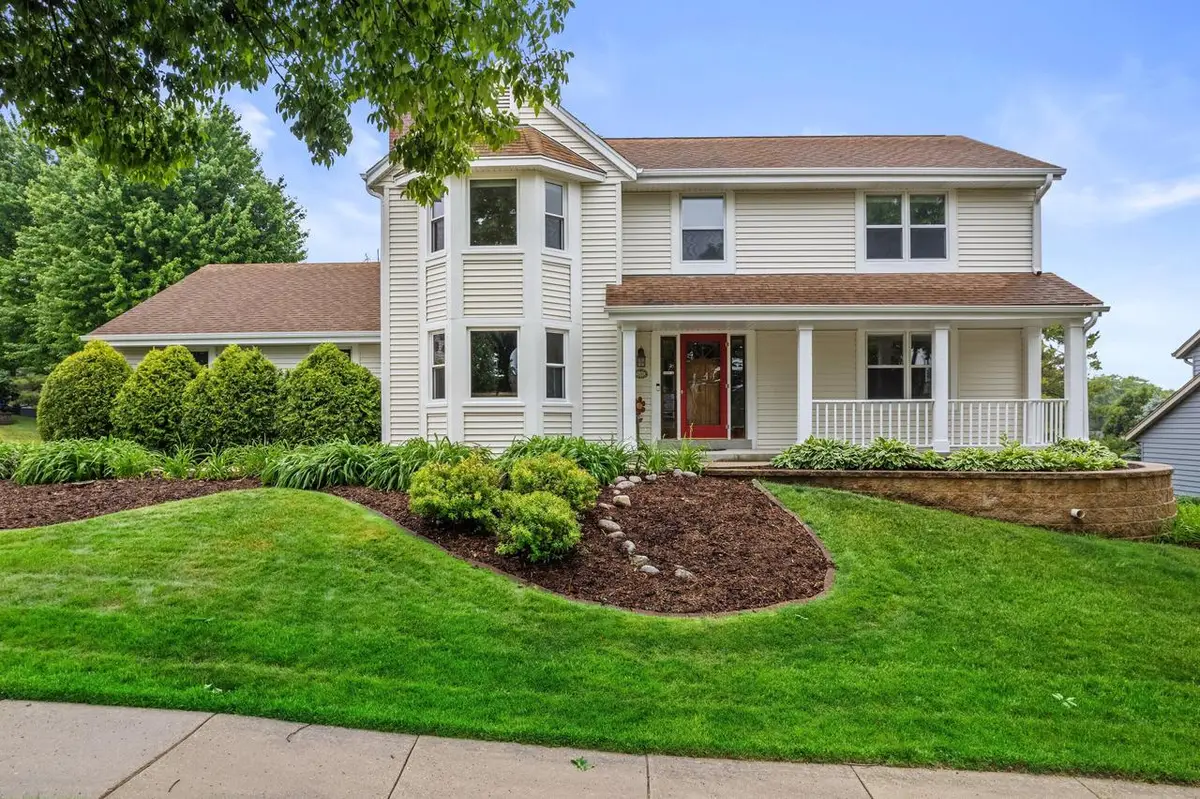 1211 Highpoint LANE, Waukesha, WI 53189 - #1