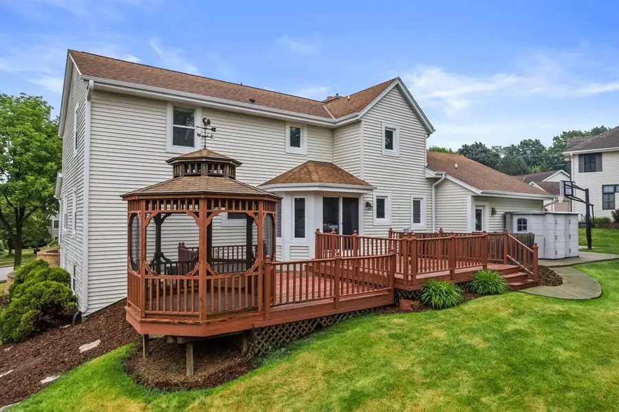 1211 Highpoint LANE, Waukesha, WI 53189 - #2