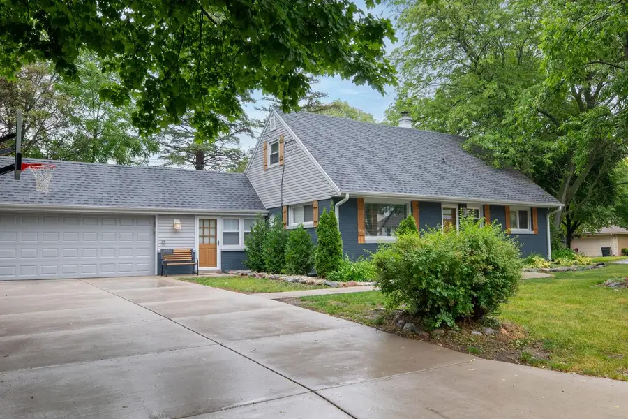 9504 W Hope AVENUE, Wauwatosa, WI 53222 - #2