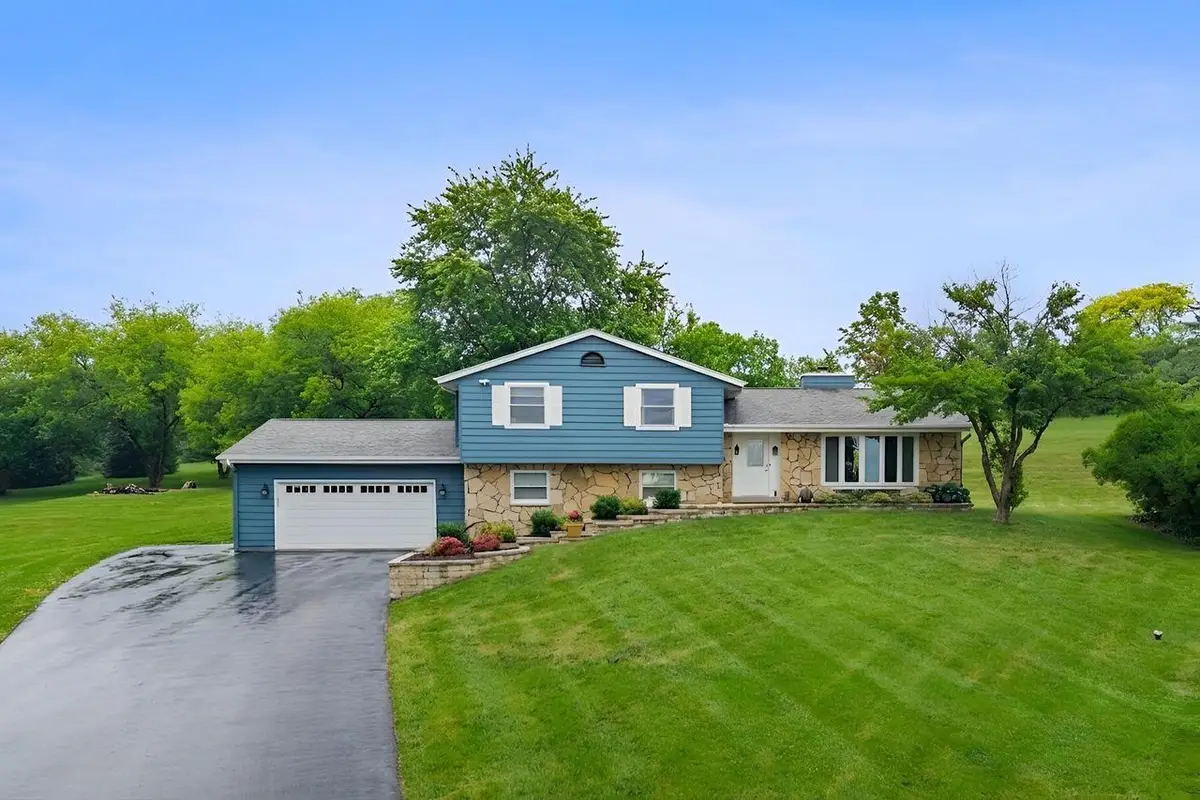 W271N4780 Greenhill COURT, Pewaukee, WI 53072 - #1